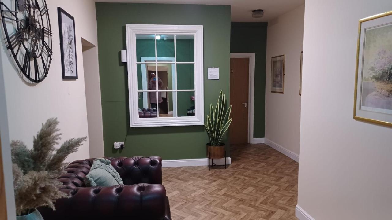 The Renishaw Rooms Kültér fotó