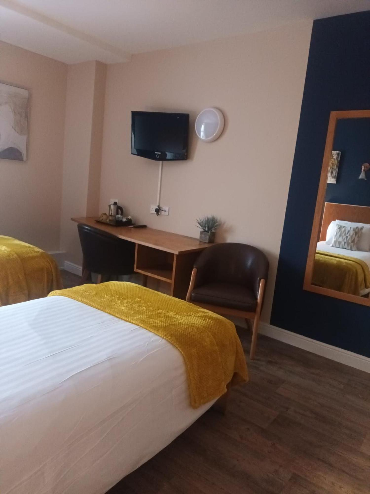 The Renishaw Rooms Kültér fotó